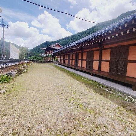 Yeongwol Hwanggung Hanok Pension Exteriér fotografie